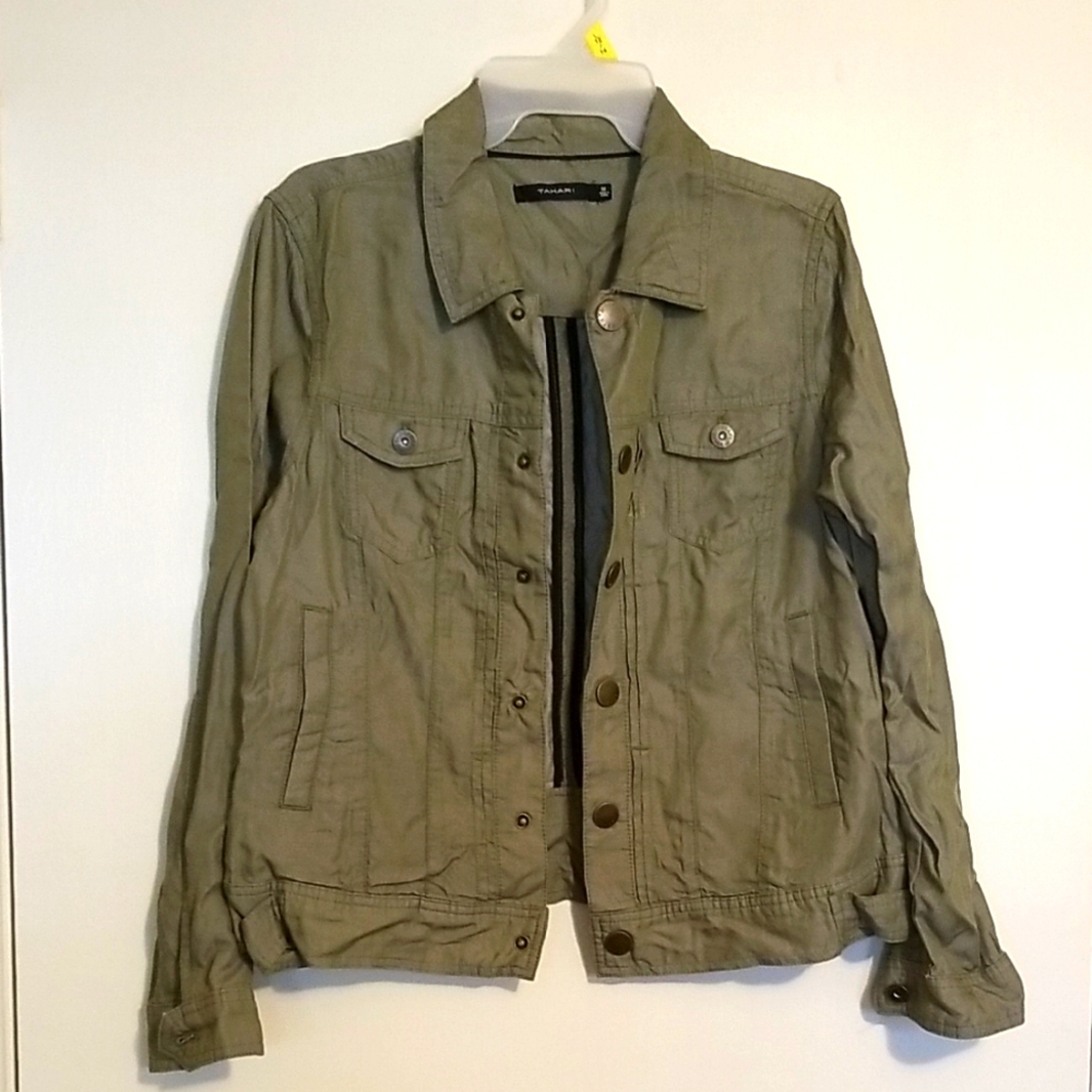Tahari Green Utility Jacket with Collared Neckline